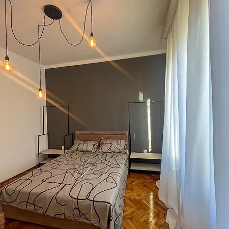 Two Bedroom Near Slavija Square Appartamento *